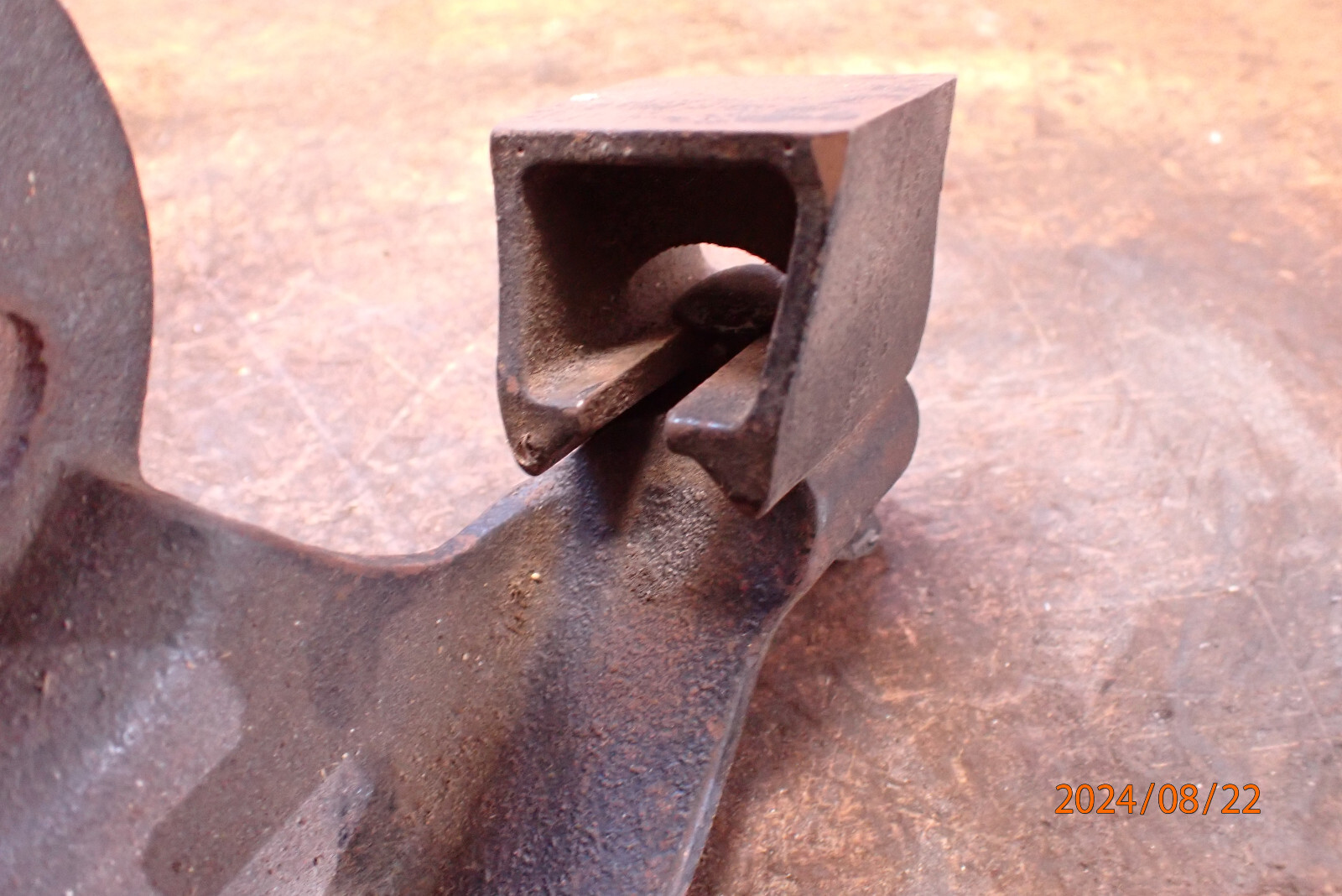 VINTAGE SEARS BENCH GRINDER WHEEL GUARD COVER W/ TOOL REST