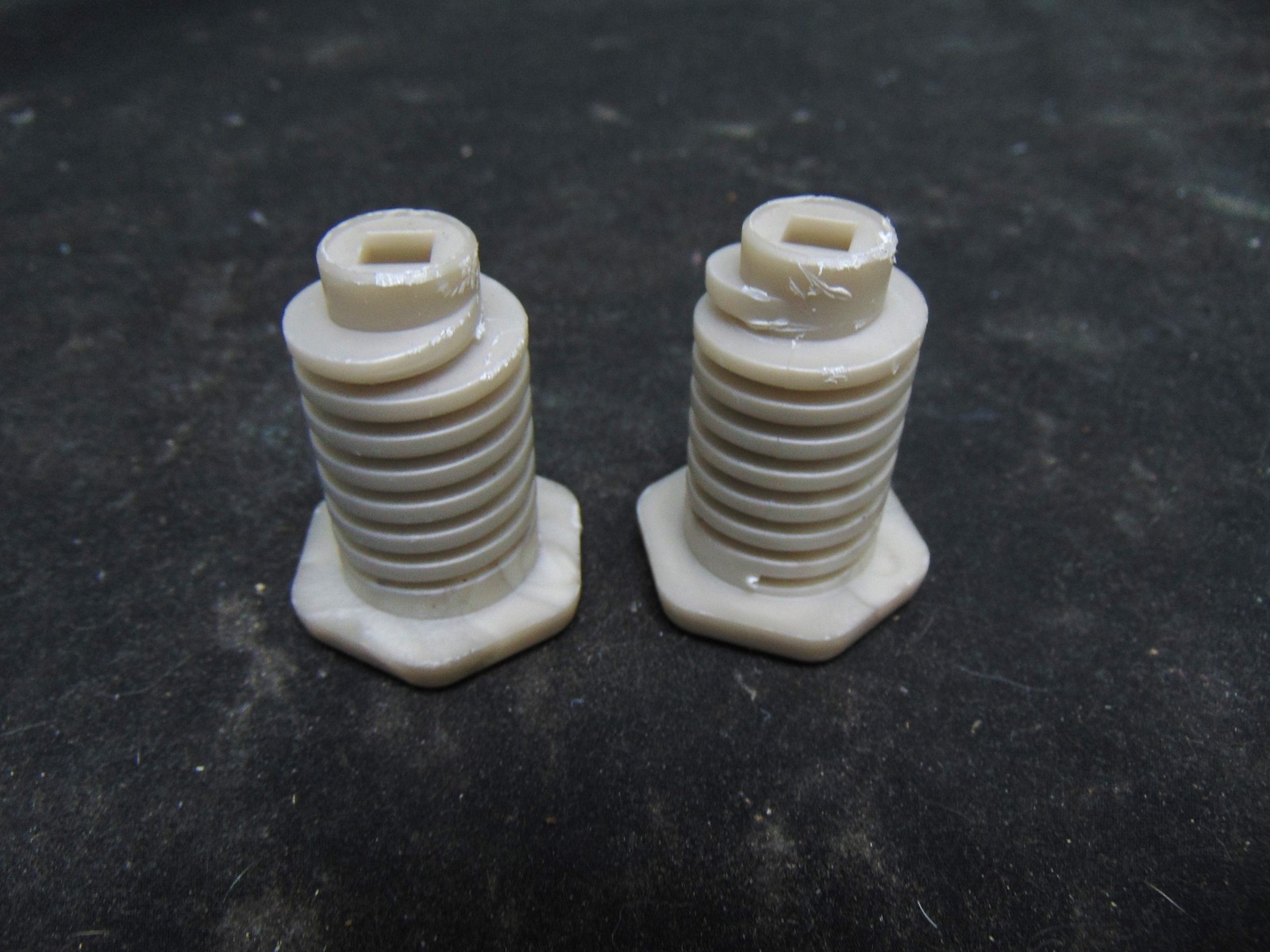 Whirlpool Electric Range WFES3030RB0 Rear Leveling Legs Qty 2 W10058460