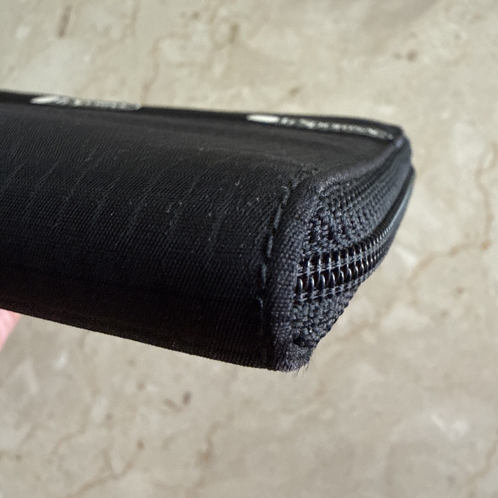 EUC LeSportsac ZIP AROUND ORGANIZER WALLET Black