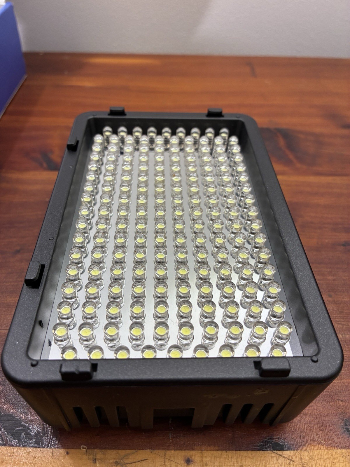 Pro Series LED Video Light LE‑130A Portable Camera Panel, MCOPLUS, New Open Box