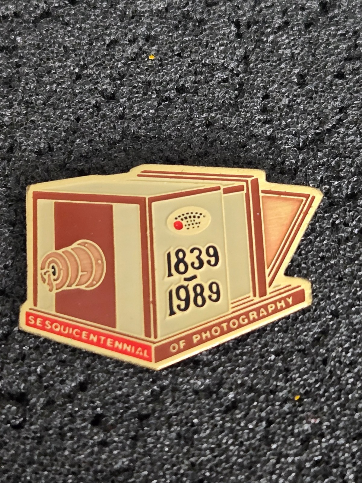 150 years of photography ➔ photography ➔ pin/pins ➔ from collection * 25405