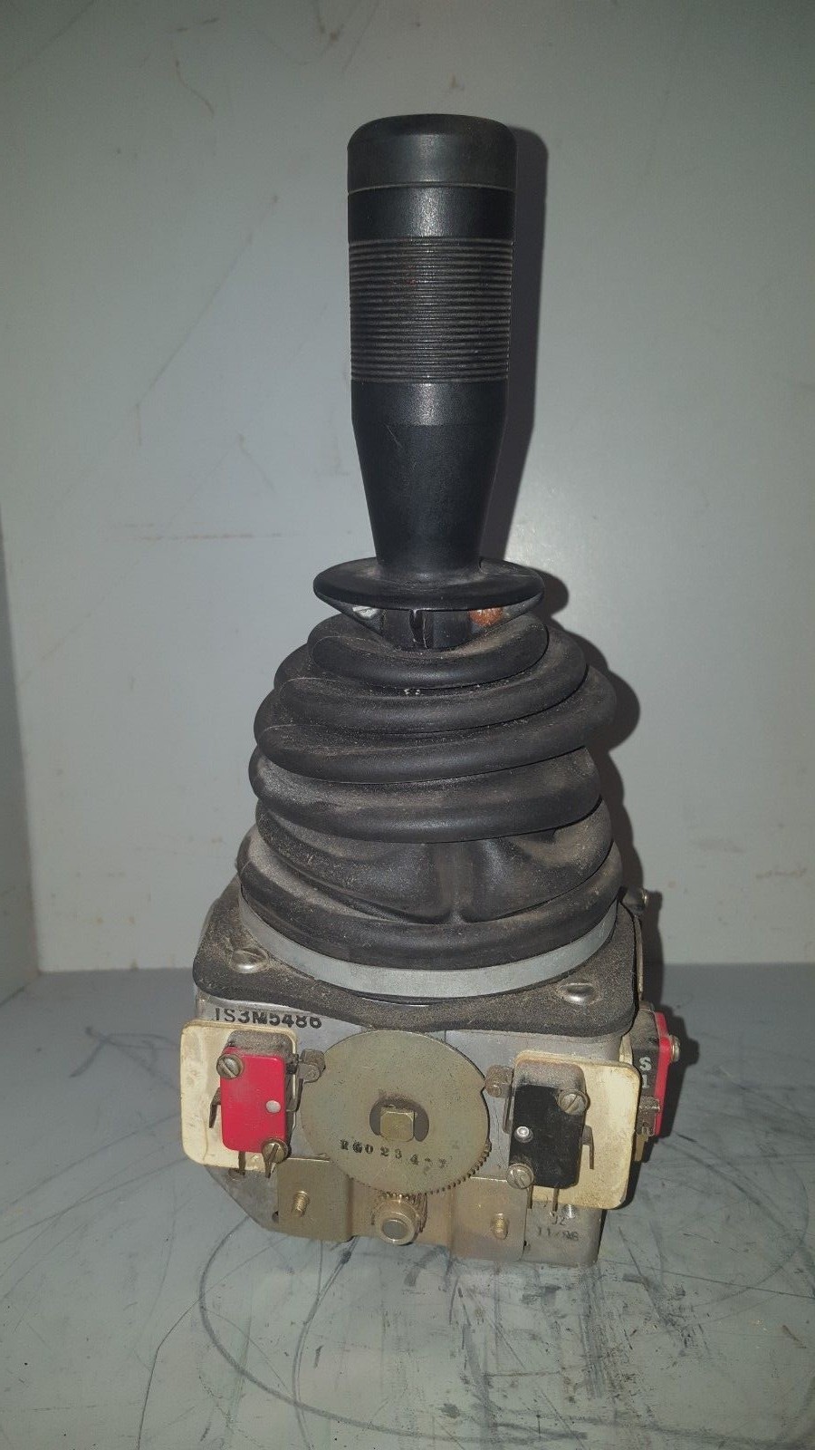 OEM Controls Joystick Controller, MISSING SCREWS, Type JS2, 300V, 16A, JS3M5486