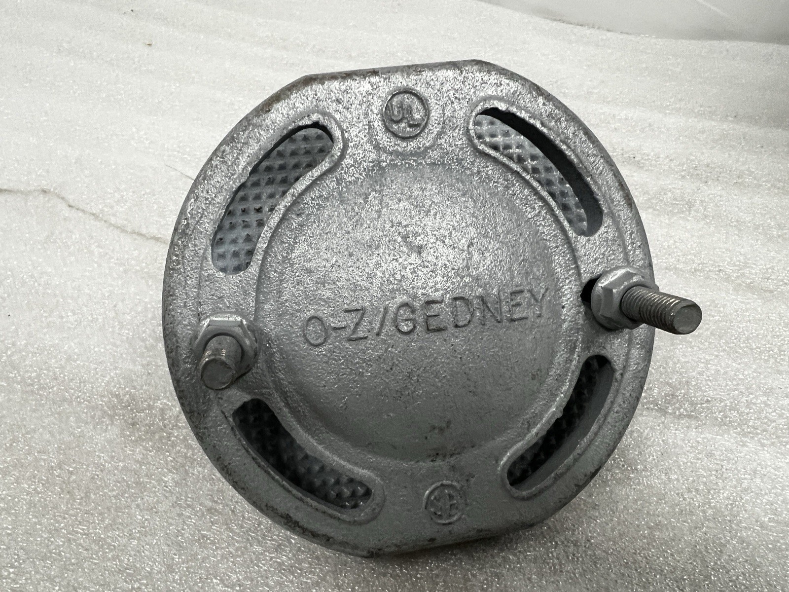 OZ Gedney CTC-350 3-1/2" Cable Tray Bond Clamp Grounding Connector - New in Box