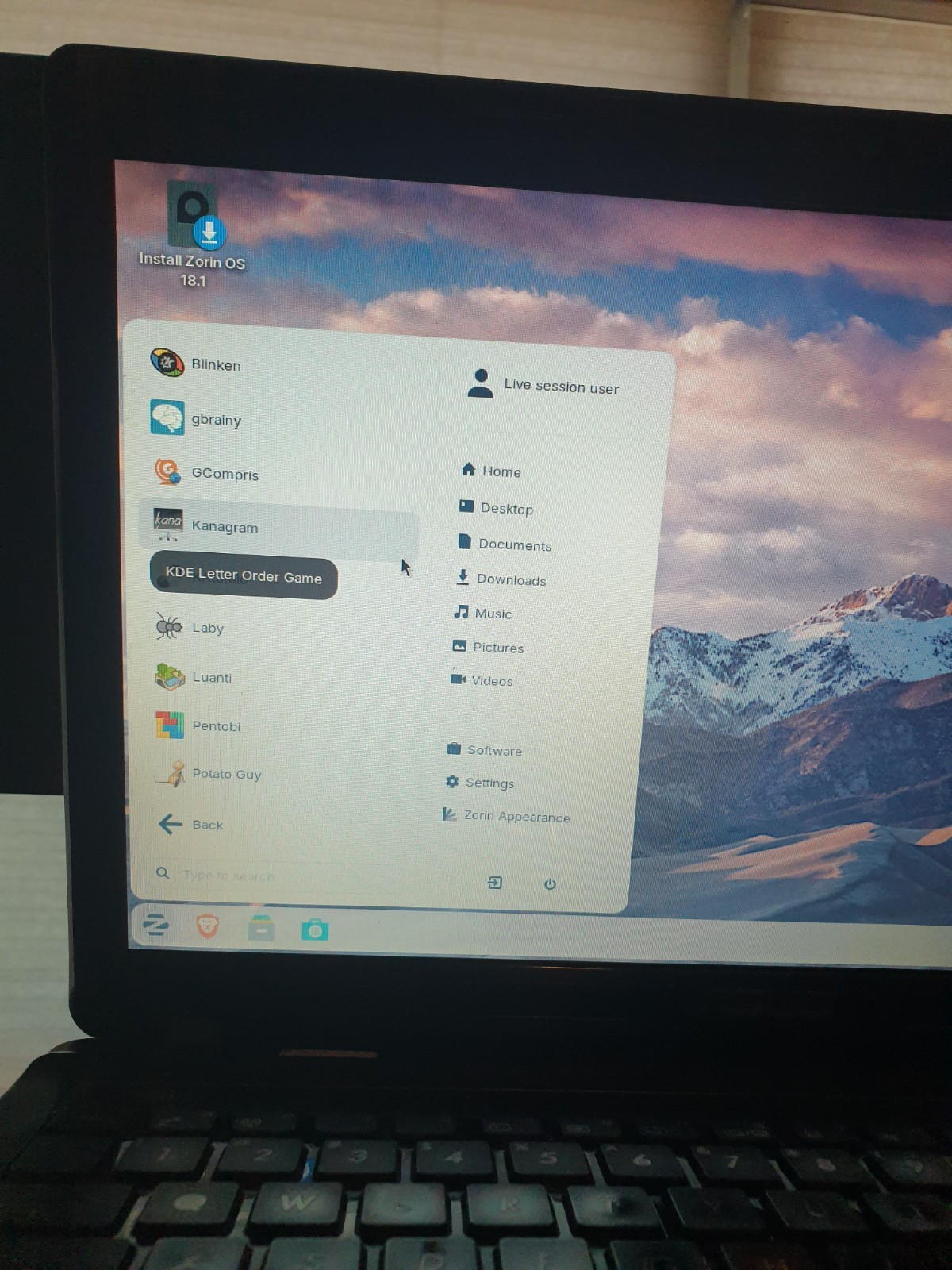 Linux Zorin OS 18.1 Education, 64-bit, Bootable Live and Install USB Flash Drive