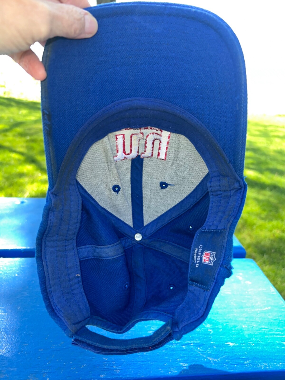Reebok New York Giants Royal Blue Hat Cap Hook Loop 20% Wool, small rip.