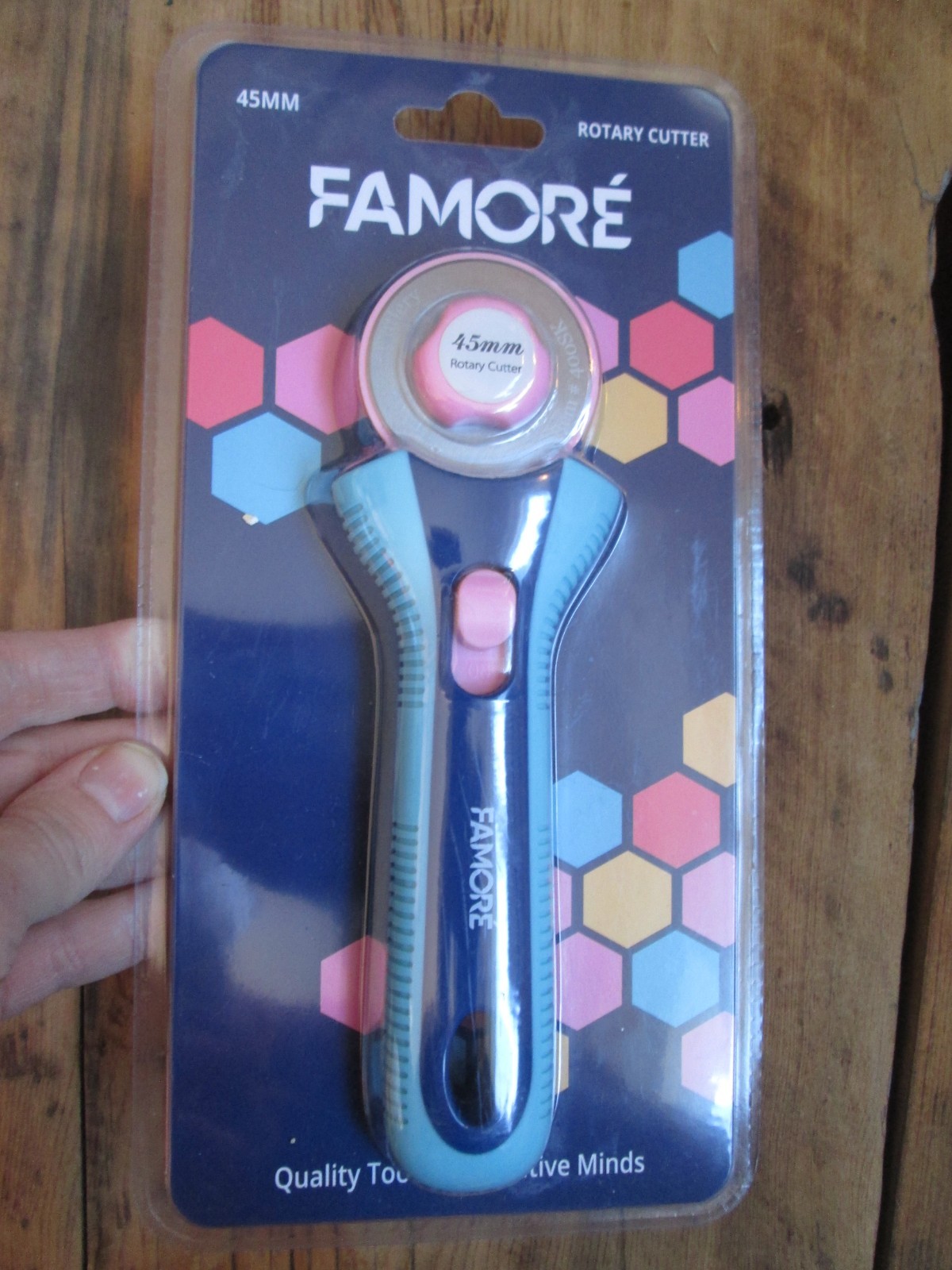 NEW Famore Quilting Rotary Cutter Blade Handle 45mm Fabric Tool 400RT Bundle