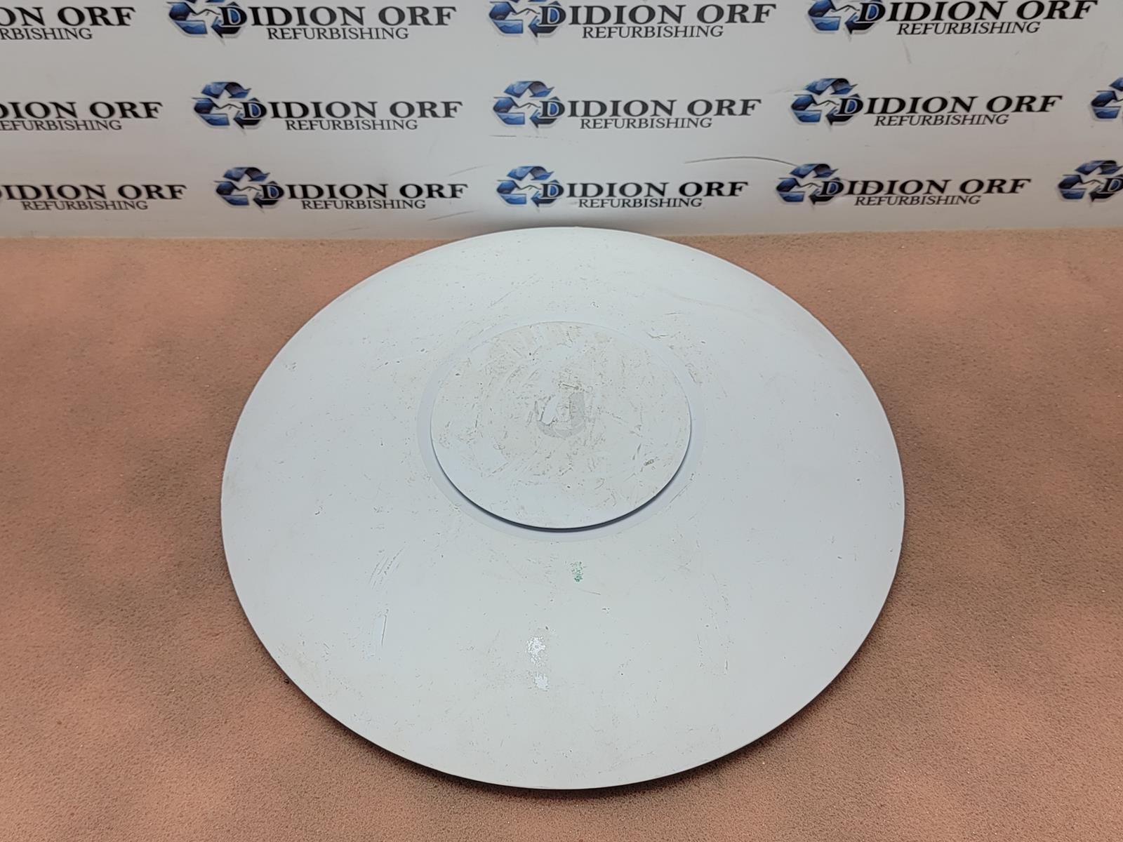 Ubiquiti UAP-AP-AC Pro 802.3af PoE Access Point w/ Bracket Grade C SKU 25769
