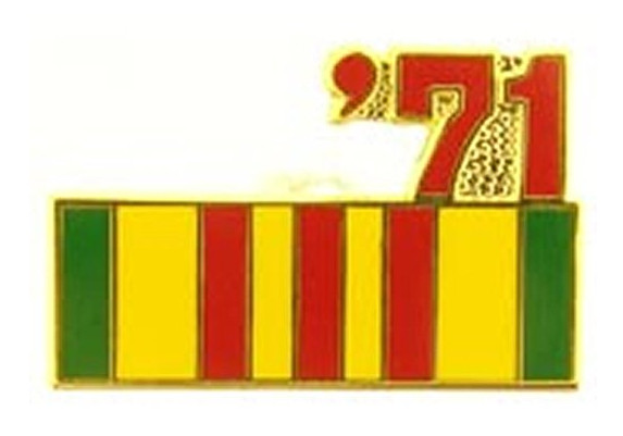 1971 VIETNAM SERVICE RIBBON LAPEL/HAT PIN PLUS BONUS DECAL/STICKER COMBO PACK