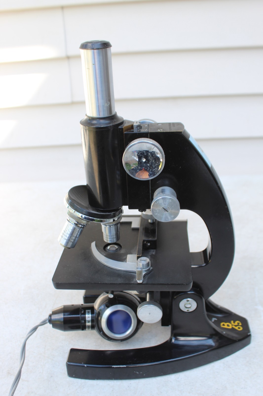 Bausch & Lomb Microscope VTG Black Steel w/ Electric Light 3 Optics 97x 43x 10x
