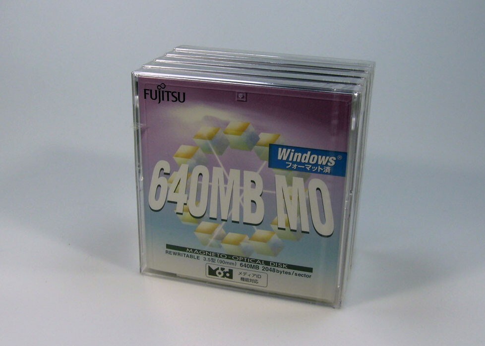 5x Unopened Fujitsu 3.5inch 640MB Rewritable MO Disk / Windows formatting