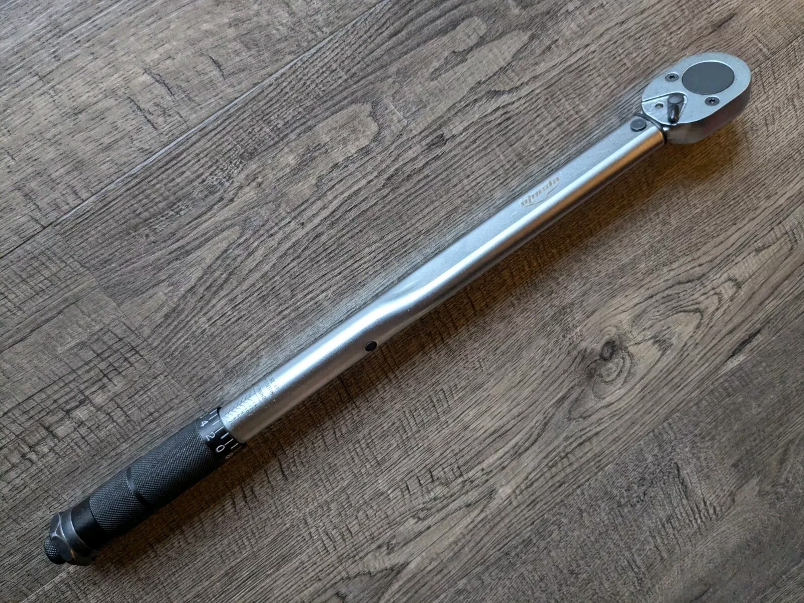 OLNEDA Micrometer Torque Wrench 1/2" 20-140 lb 10-150 ft Ratcheting