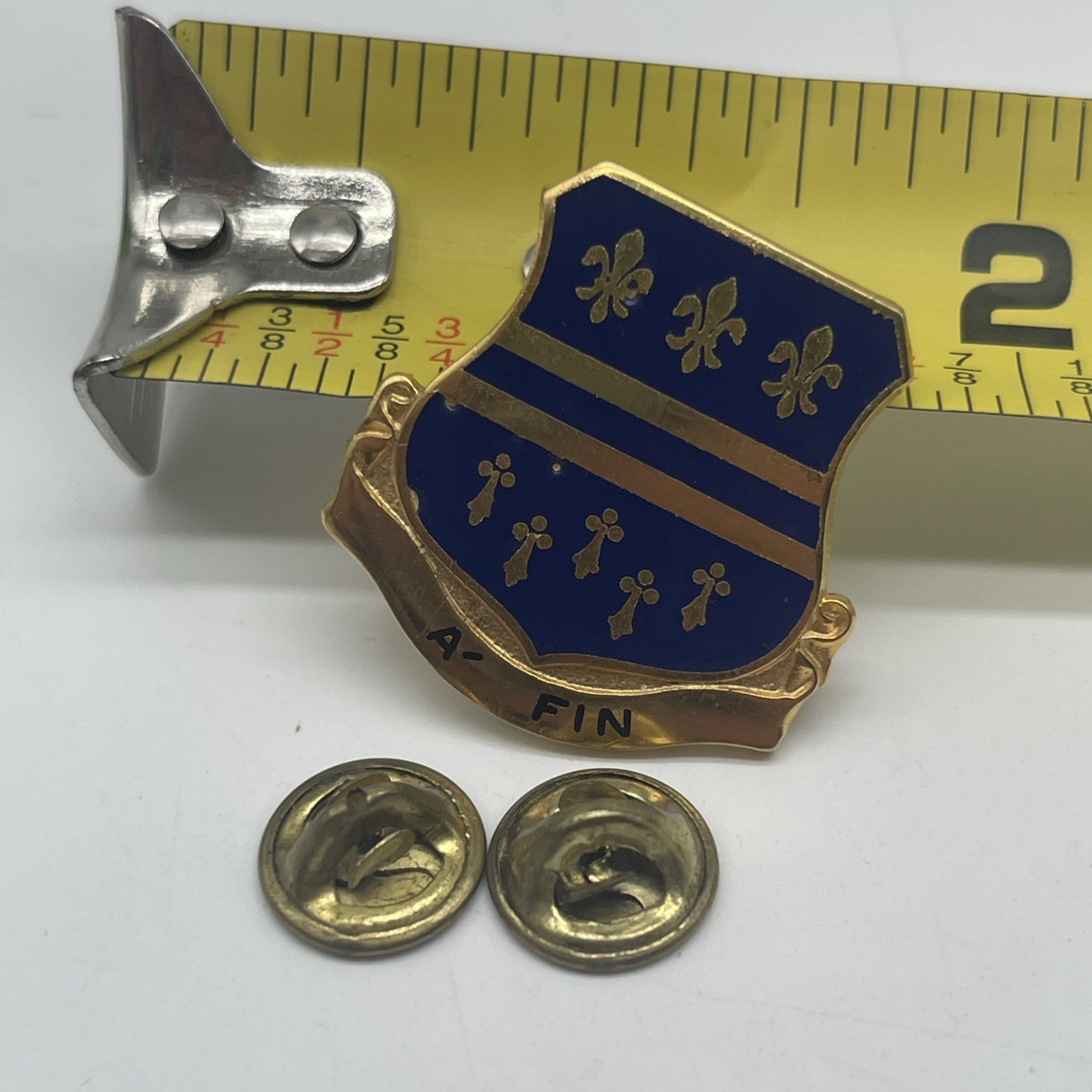 U.S. Military 335th Infantry Regiment Combat DUI DI Crest Pin Clutch A’ Fi Insig