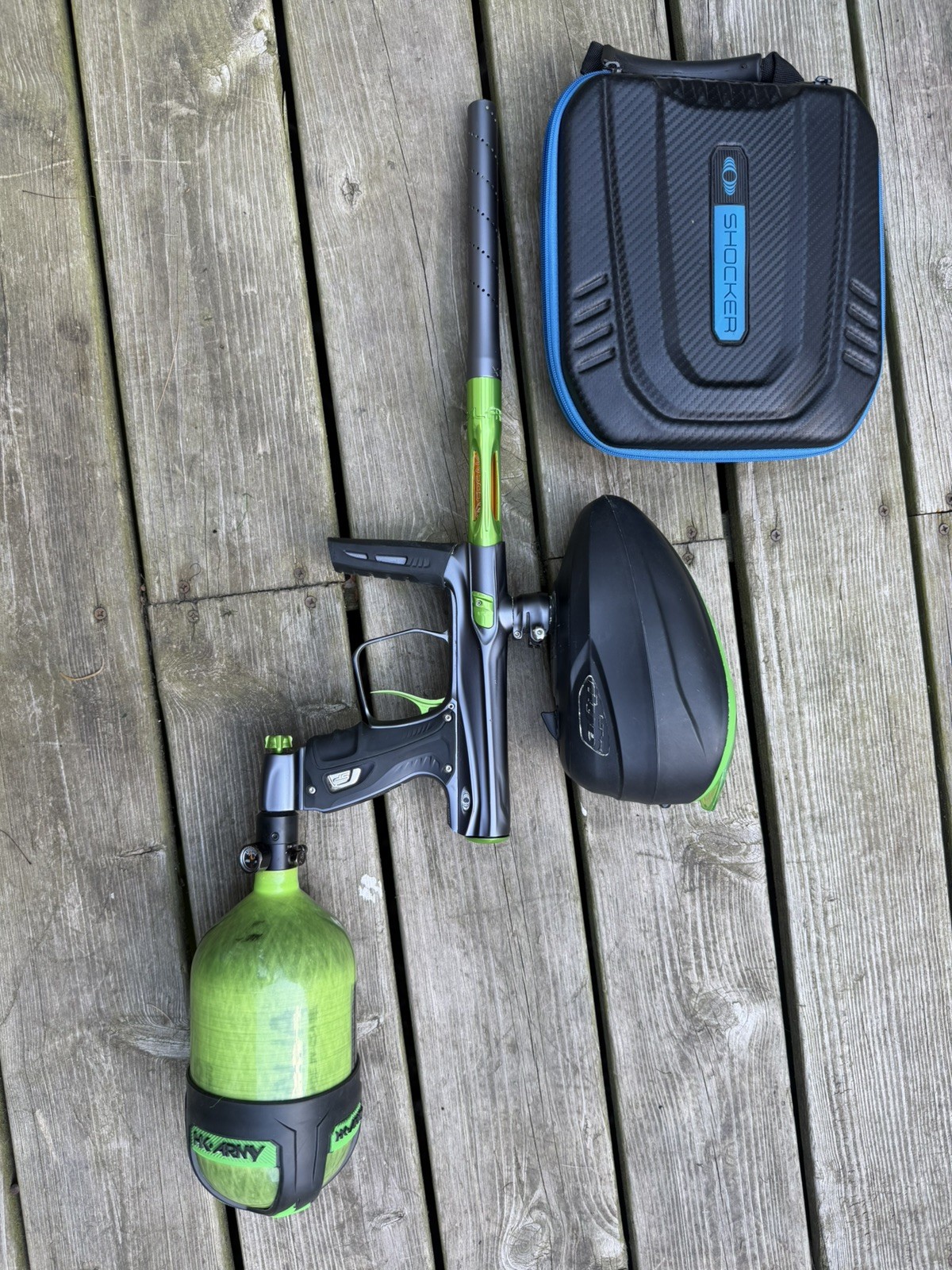 SHOCKER XLS Paintball Marker With Ninja Tank And Dye Hopper