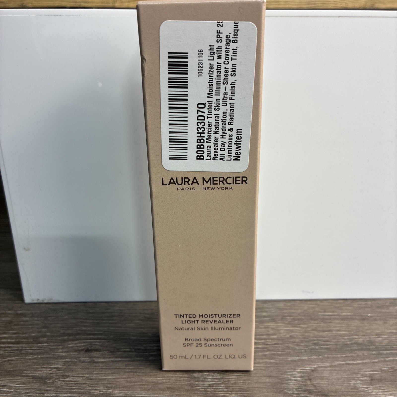 laura mercier tinted moisturizer light revealer - Natural skin illuminator