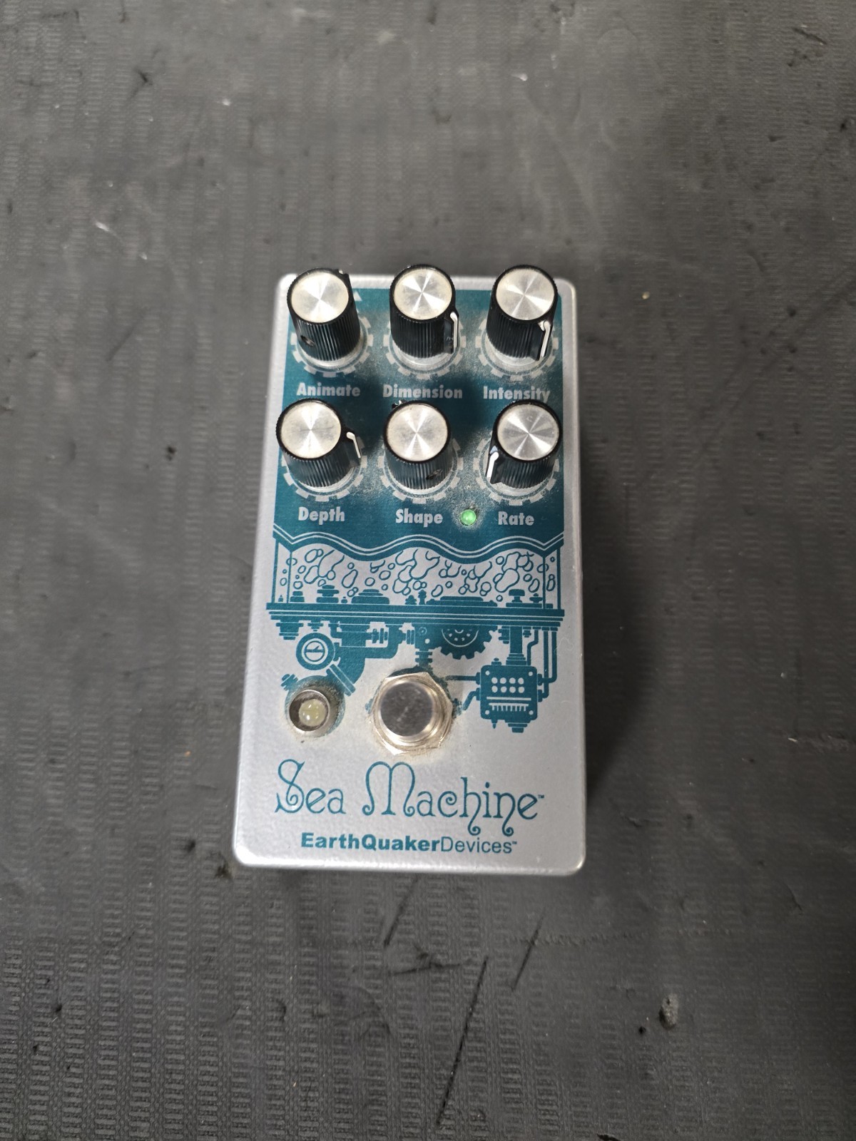 EarthQuaker Devices Sea Machine  Super Chorus Pedal Working