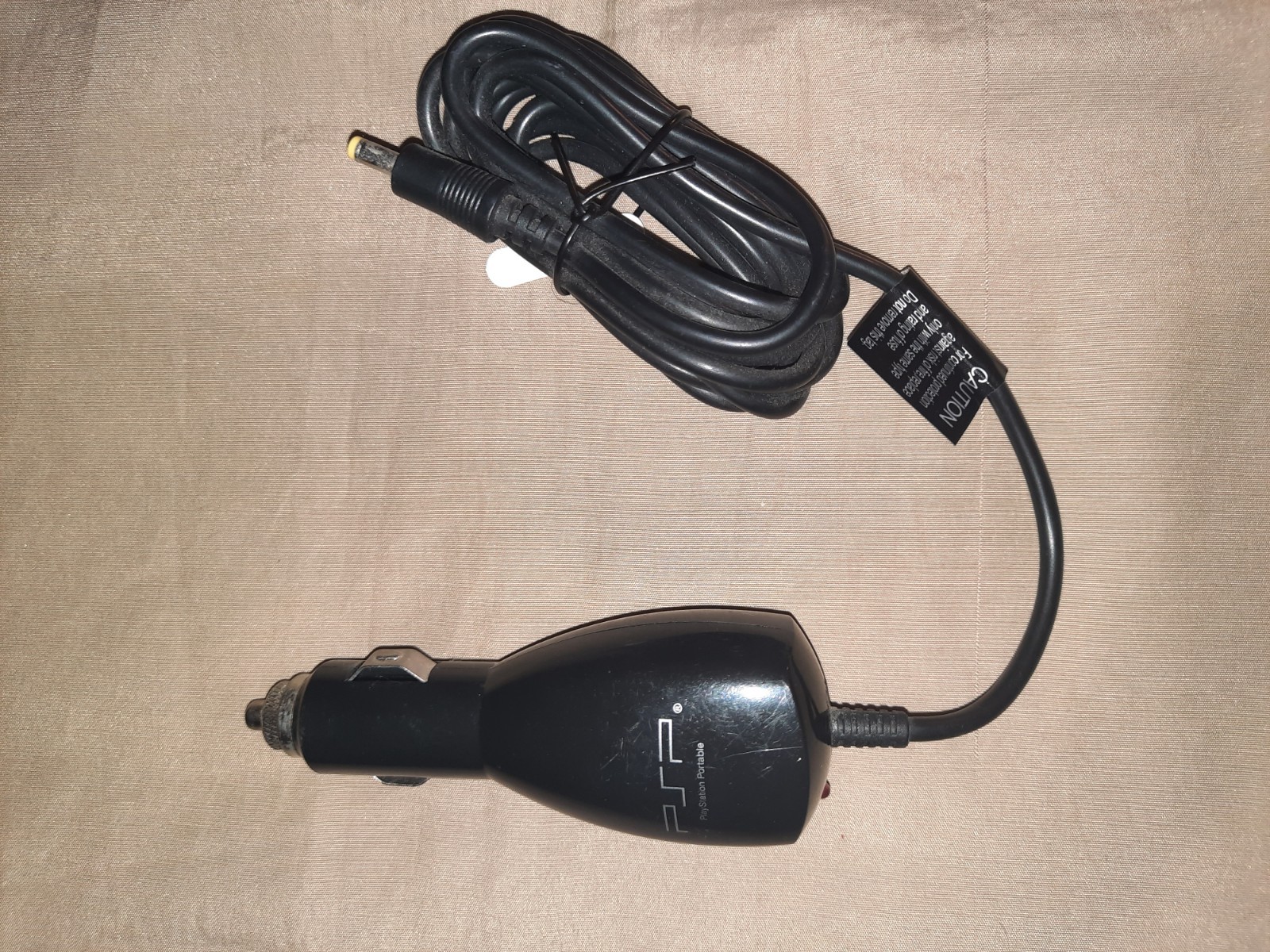 PSP Sony PlayStation Portable Car Adaptor Charger Model 051039-80 Black OEM Part