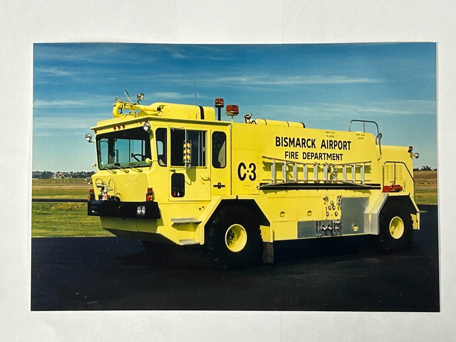 Bismarck ND Airport Oshkosh CFR Fire Apparatus Photo A58