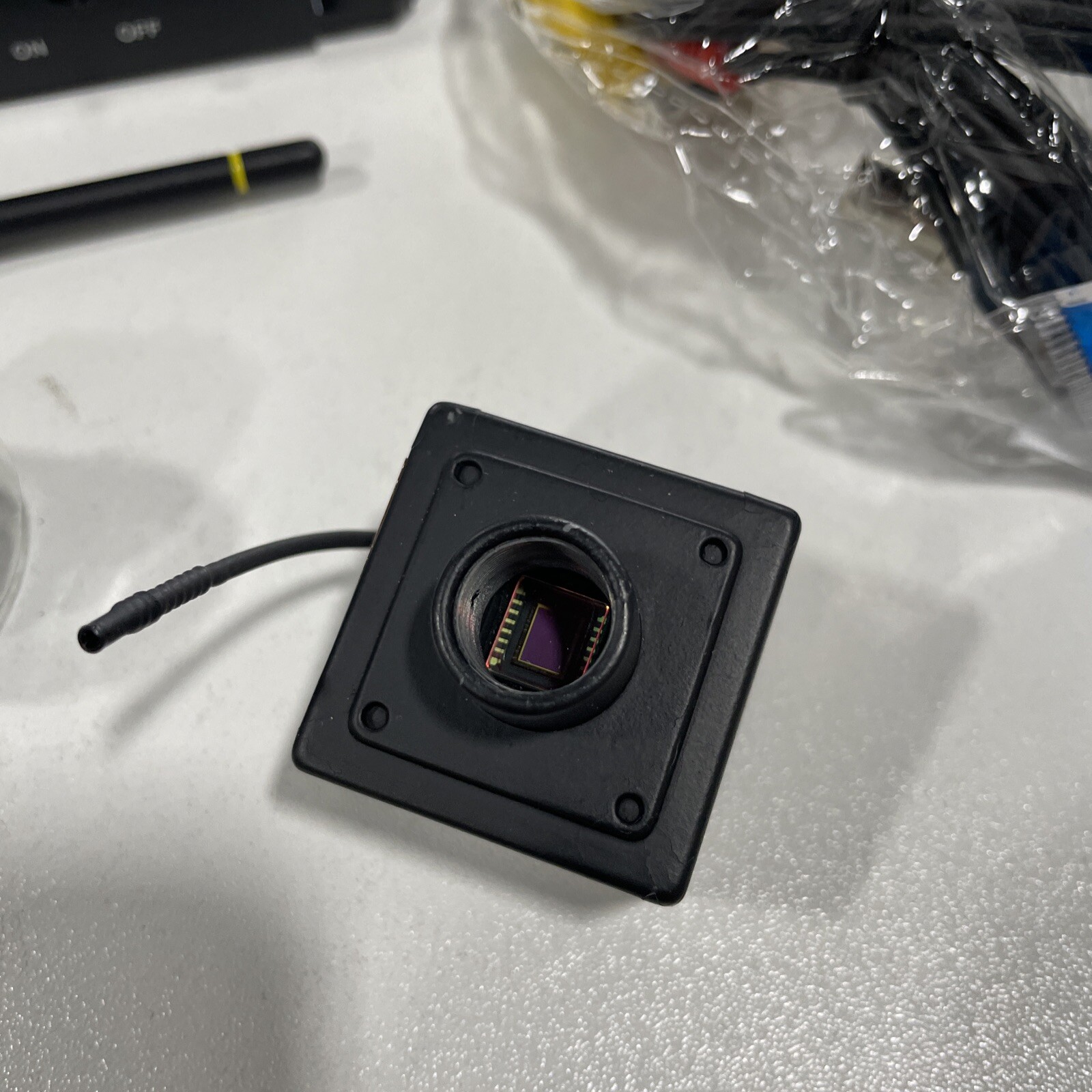VideoComm Technologies MXR-5847VF / RX-5808 CCTV observation system