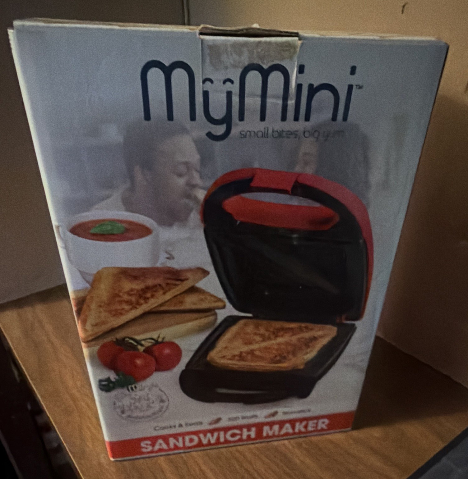 MyMini Sandwich Maker Electric 600W 120V, Plastic, Red/Black, Model MSNDW5RD