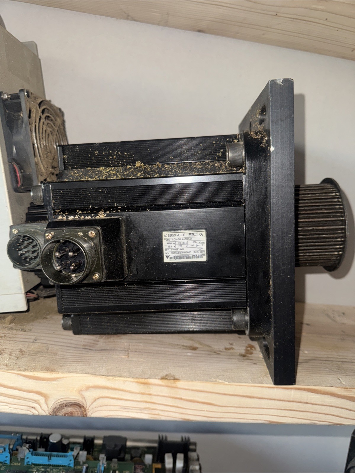 YASKAWA SGMGH-44ACA61 AC SERVO MOTOR. Works.