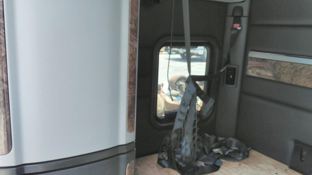 Replaces PETERBILT SLEEPER , OH