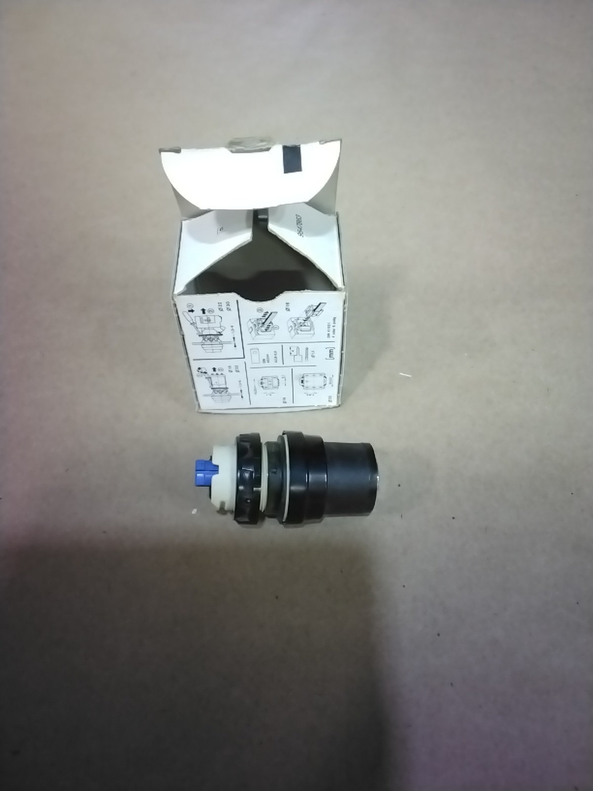 SQUARE D SELECTOR SWITCH CLASS 9001 TYPE D1G3S