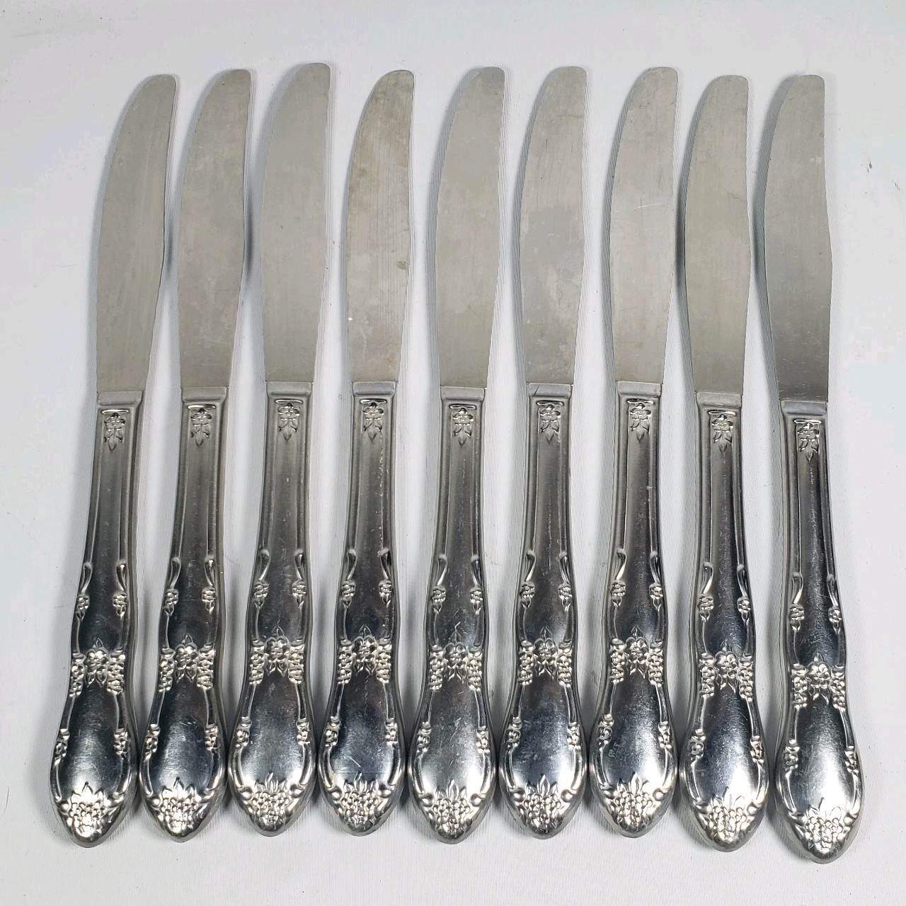 Set of 9 Oneida Fenway Modern Silver Hollow Handle Dinner Knives 8.5"