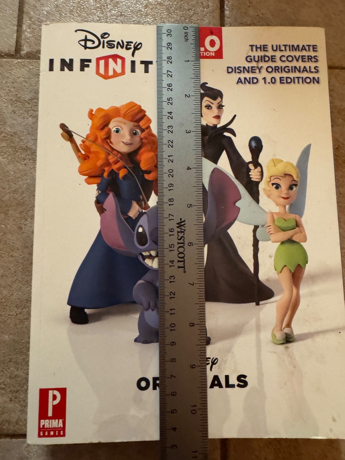 DISNEY INFINITY OFFICIAL GAME GUIDE & 2.0 edition official game guide