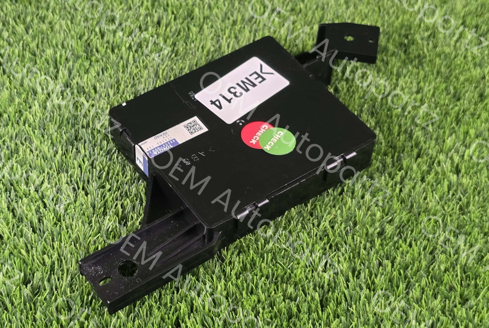 Lexus ES350 2010-2012 A/C Amplifier Temperature Control Module 88650-33A30 OEM