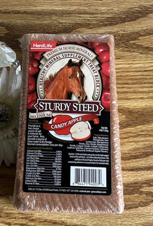 Sturdy Steed Mineral Supplement Apple Treat Block Horse Nutrition 4 Lb