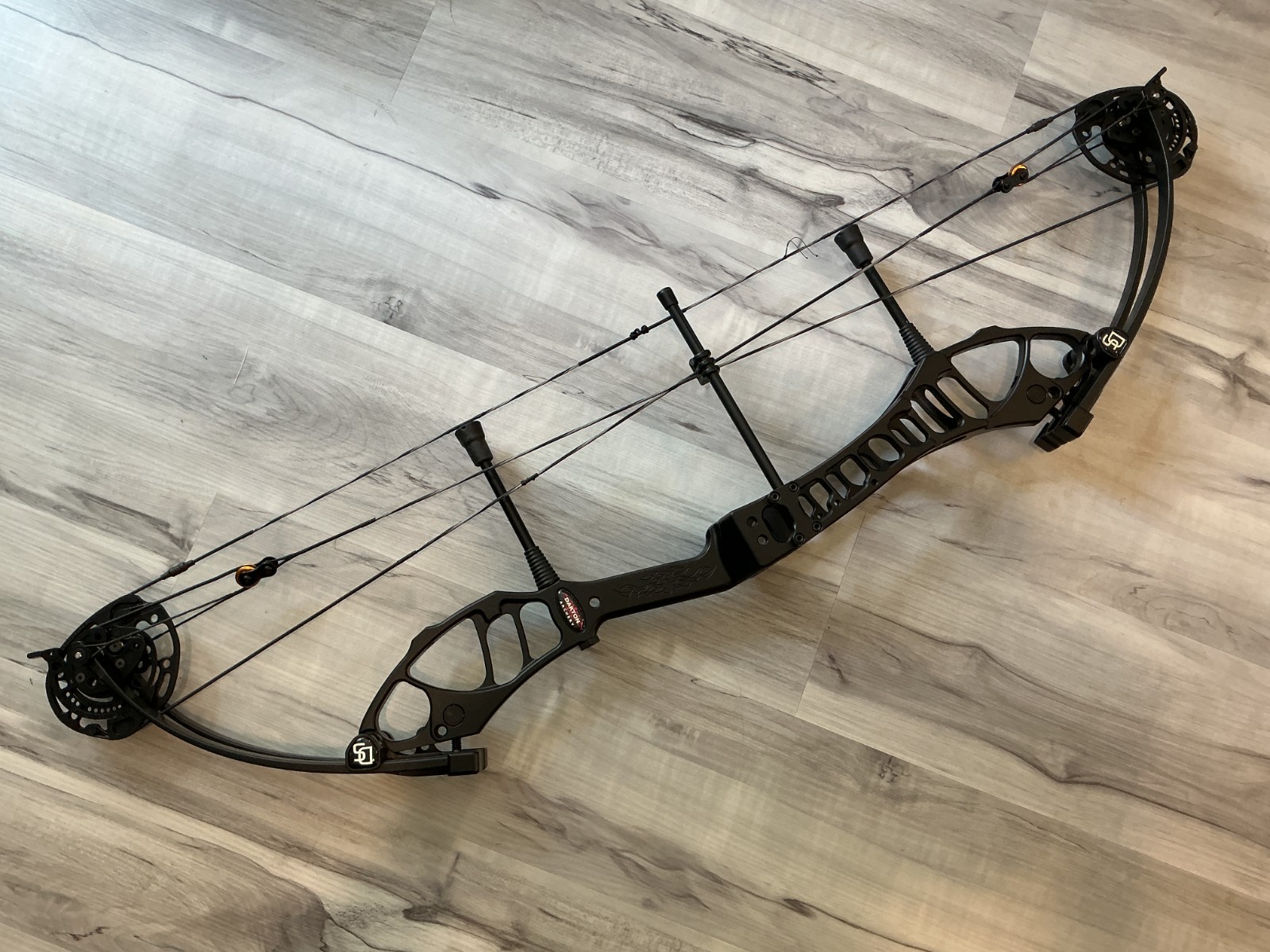 Darton RH 2022 Black Vegas E-3D Bow *Mint Condition* purchased new & light use