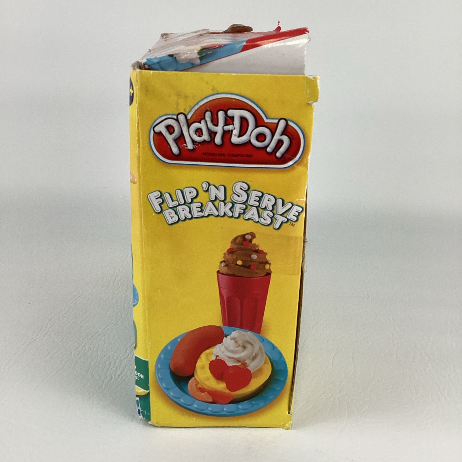 Play-Doh Flip N Serve Breakfast Playset Griddle 2010 Hasbro Kitchen Creations