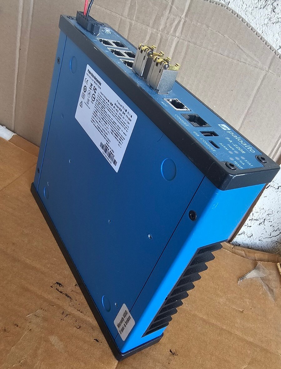Palo Alto PA-220R Firewall