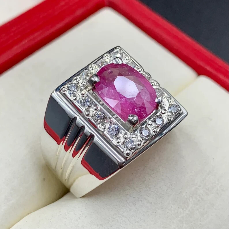 Handmade item Materials: Silver Gemstone: Sapphire Gem colour: Blue Band colour: