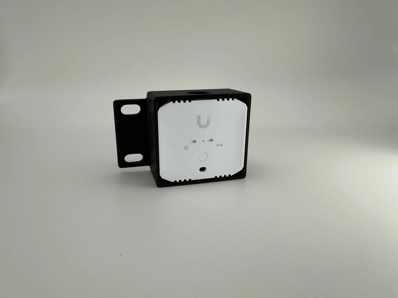 Ubiquiti Environmental Sensor 1U Rack Mount