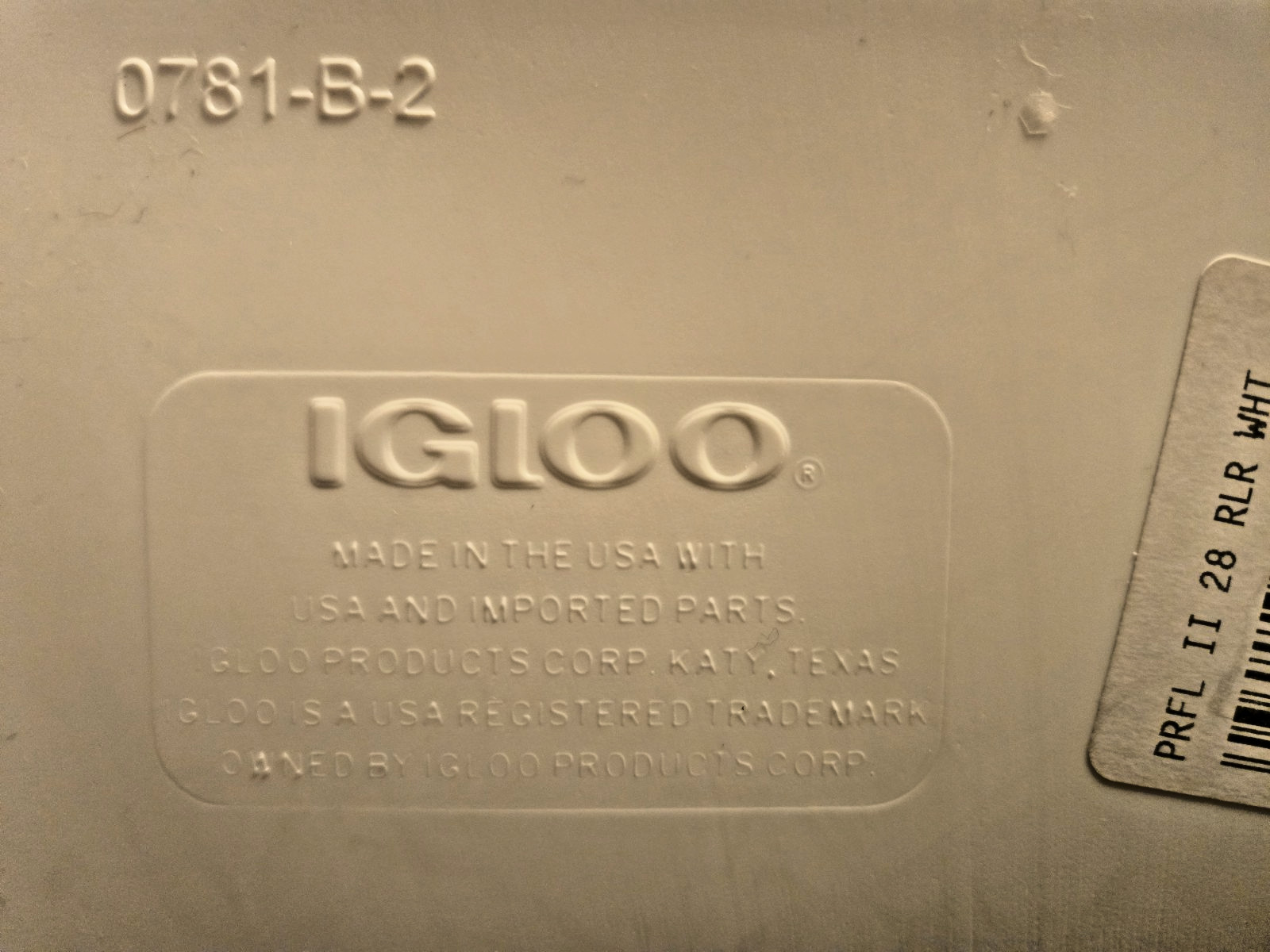 NOTRE DAME-COORS LIGHT-IGLOO PROFILE 16 ROLLER HARD-SIDED COOLER - RARE