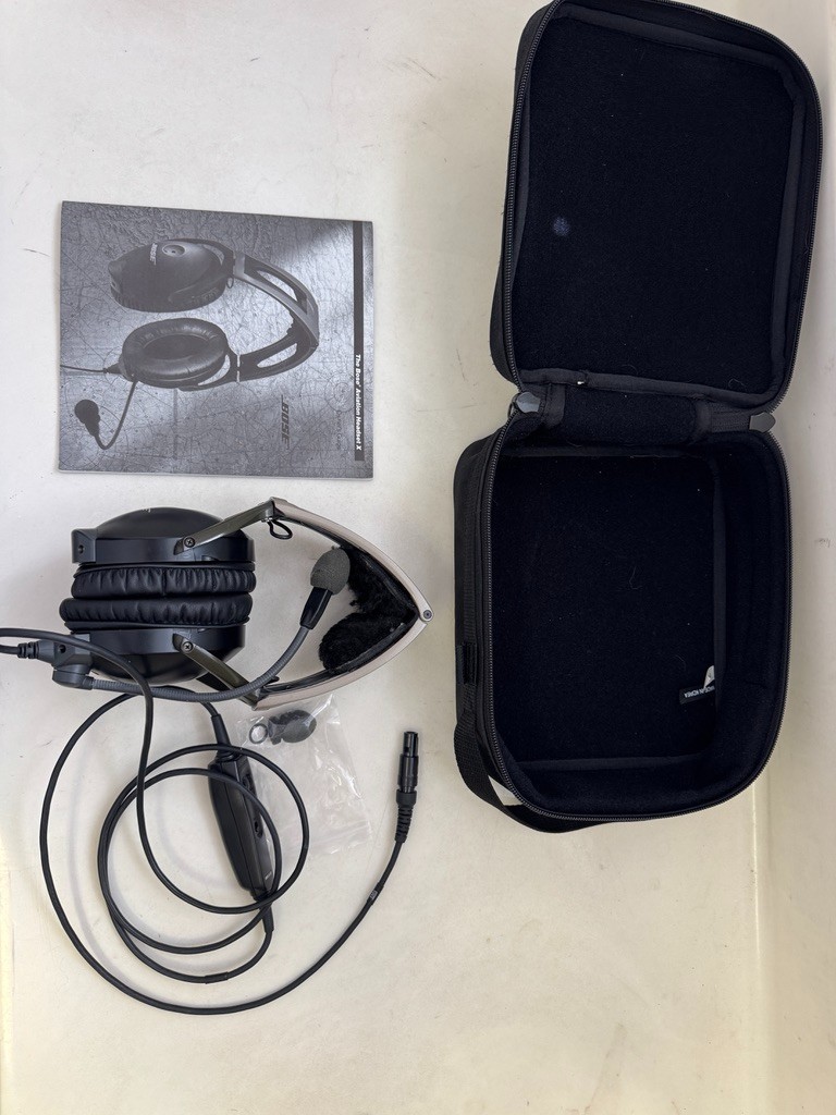 Bose X A10 Aviation Pilot Headset 6 Pin Lemo Plug w/ Case & New Ear Pads Mic Muf