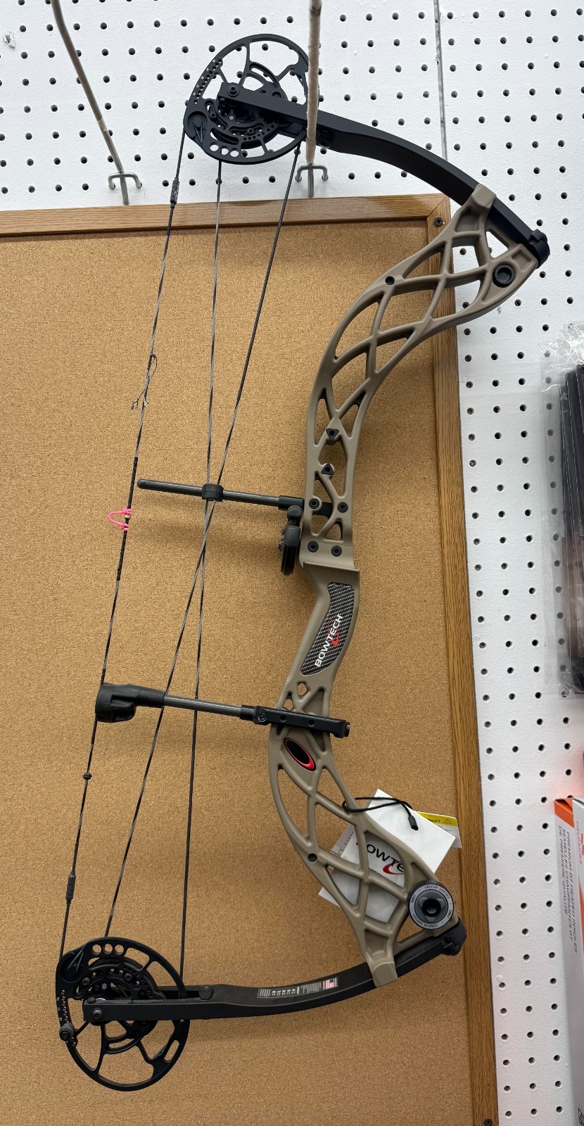 **NEW - Bowtech Carbon Zion - LEFT HAND - 2 Colors Available**