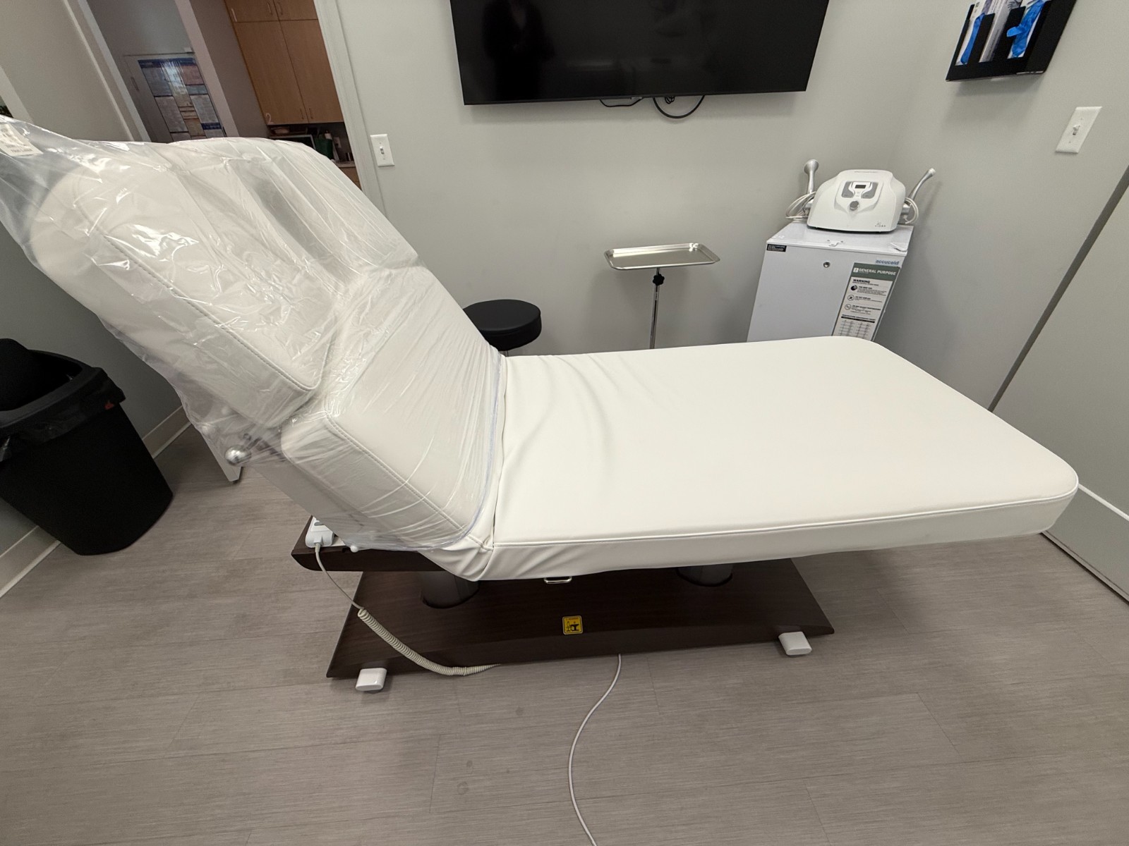 SKINACT SPA TREATMENT TABLES — $4500 for both (or best offer)
