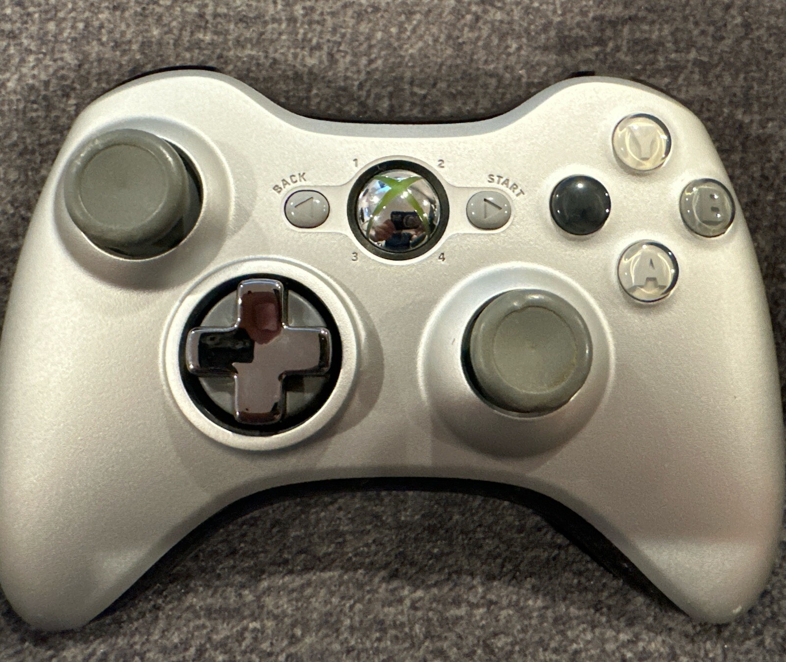 Official Microsoft Xbox 360 Silver Wireless Controller! Works Great! Authentic!