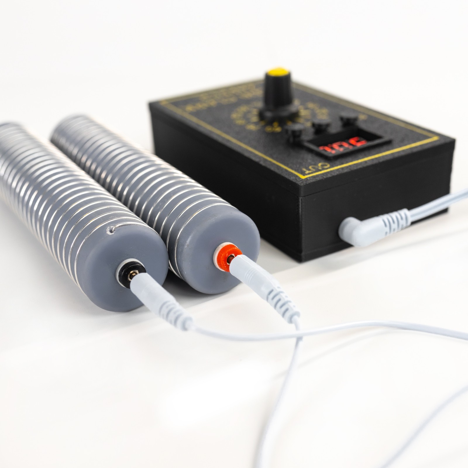 Hulda Clarck’s Protocol Gadget Multi Frequency Zapper with Copper, Carbone elect