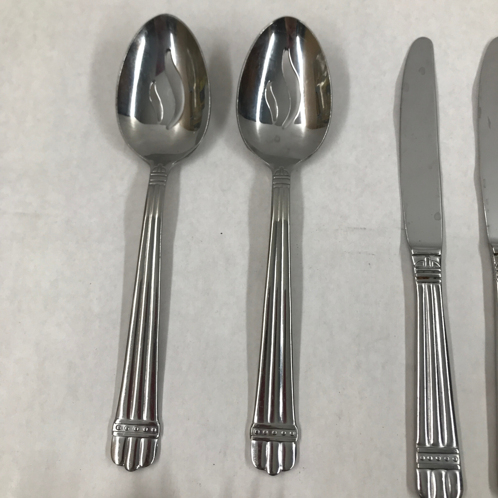 Oneida *TRIDENT* Stainless Flatware Silverware 26 Pc Replacement Spoons Forks