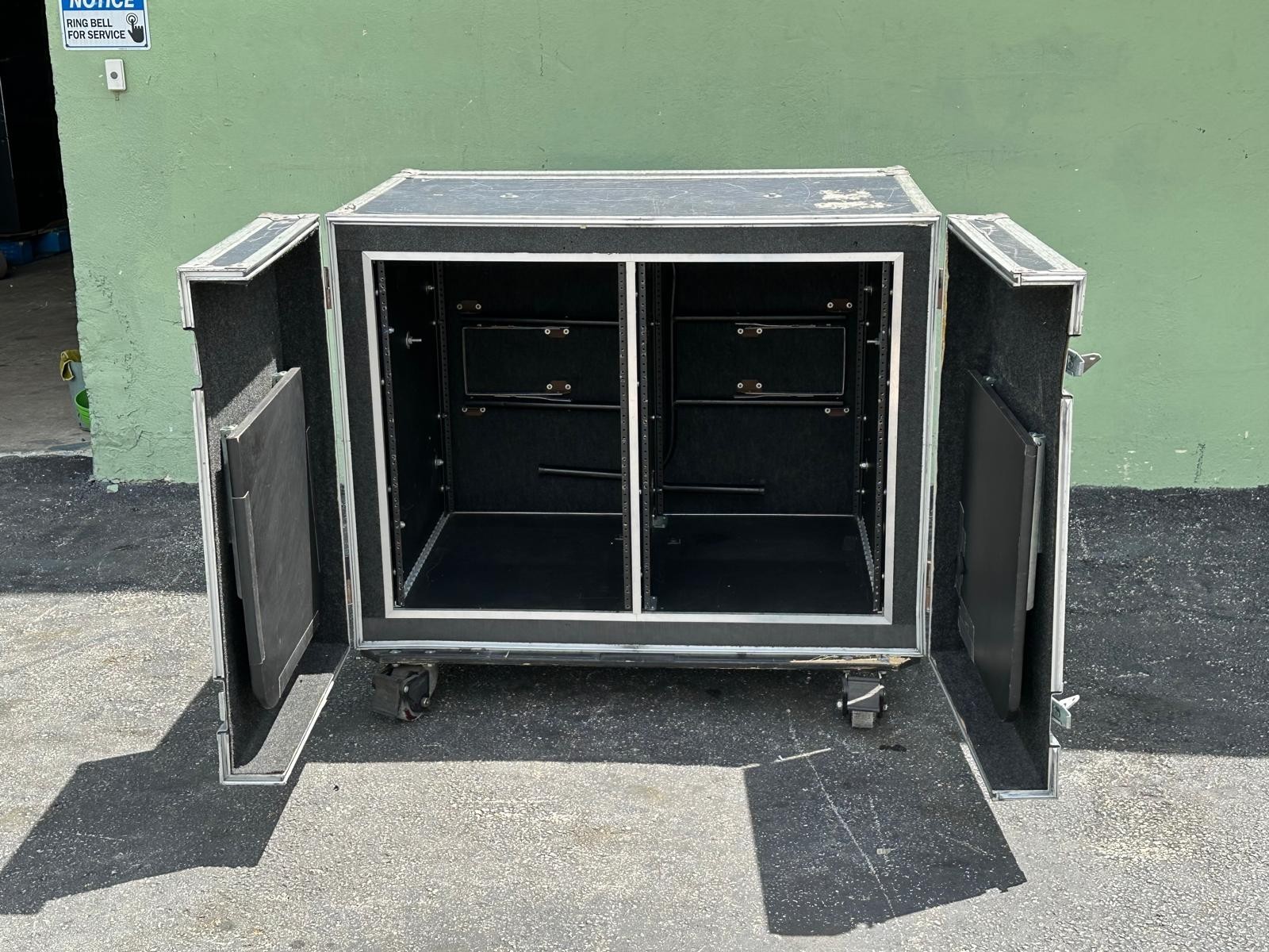 Olympic Dual 16 Space Amp Rack Case On Wheels #4184 (One)