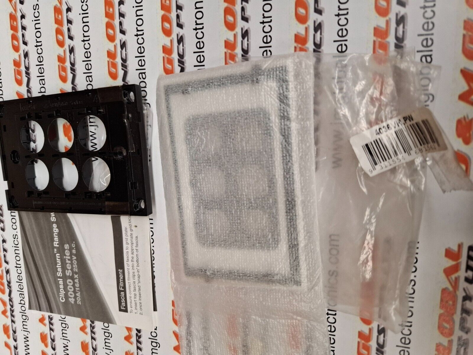 GRID + PLATE ASSY 6 GANG - CLIPSAL 4036VH-PW
