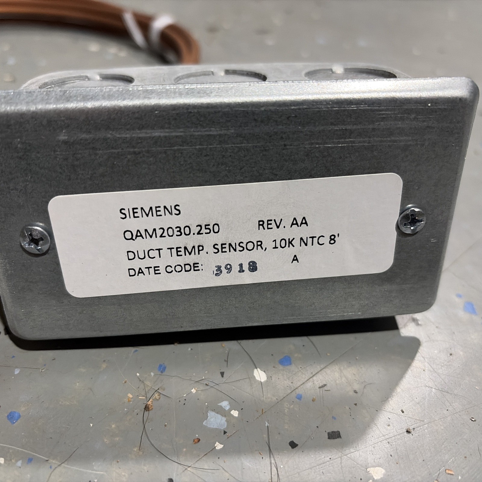 Siemens QAM2030.250 Temperature Sensor, Duct, Averaging