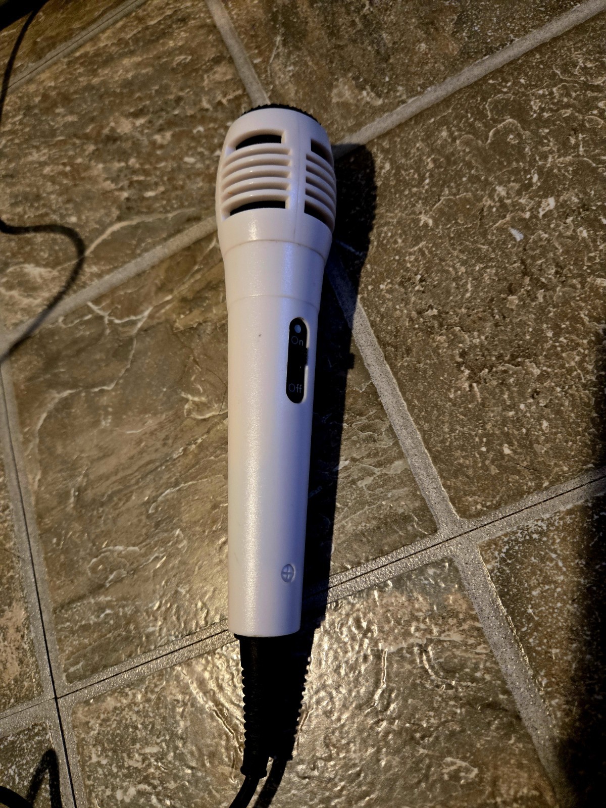The Singing Machine STVG569BTW Karaoke System White