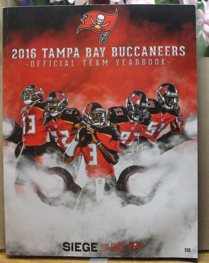 126 /TAMPABAY BUCCANEERS 2016 YEARBOOK