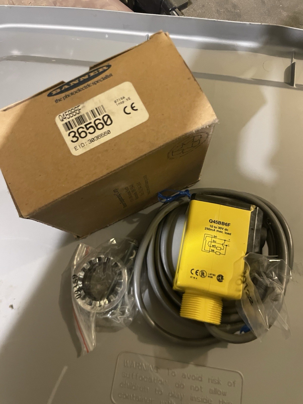 Banner Engineering Q45BB6F Infrared  Fiber Optic Sensor 2M Cable