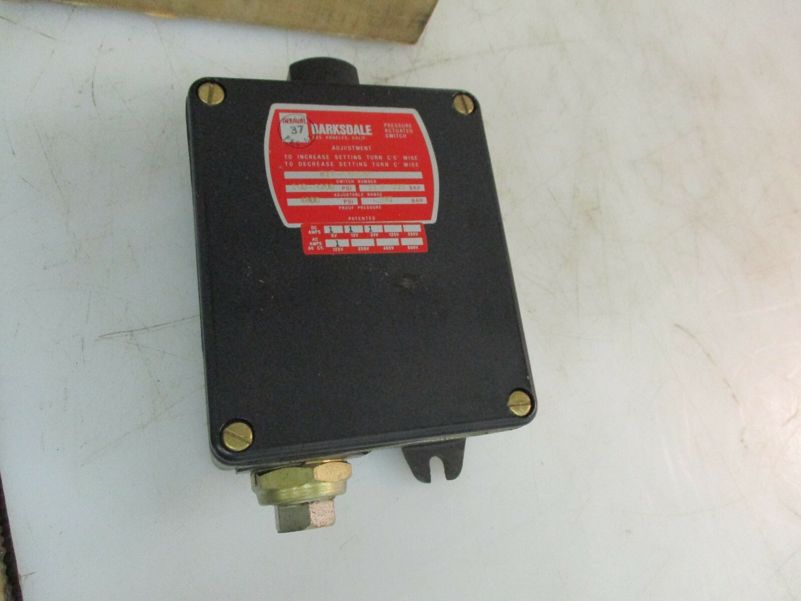NEW BARKSDALE PRESSURE ACTUATED SWITCH B1T-GH32SS