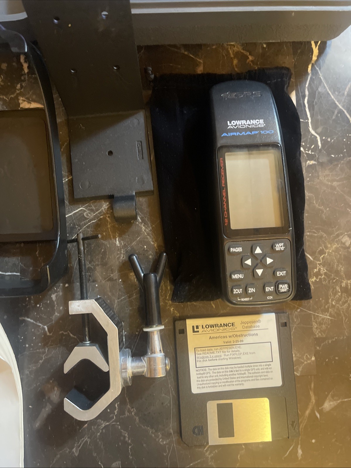 Lowrance Avionics AirMap 100 GPS System in Case